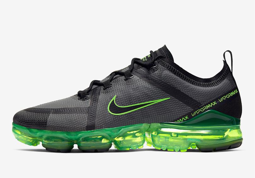 nike-vapormax-black-green-AR6631_011-1