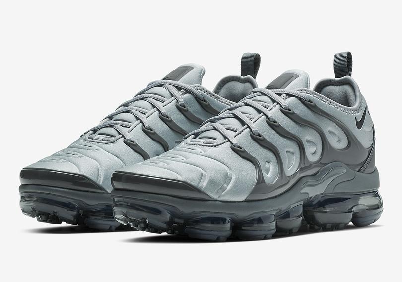 nike-vapormax-plus-wolf-grey-924453-016-1