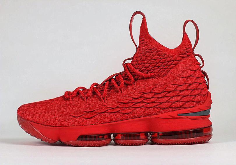 NIKE-LEBRON-15-OHIO-STATE-PE-1