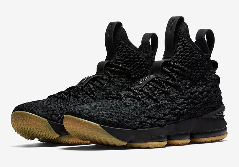 nike-lebron-15-black-gum-897648-300-0