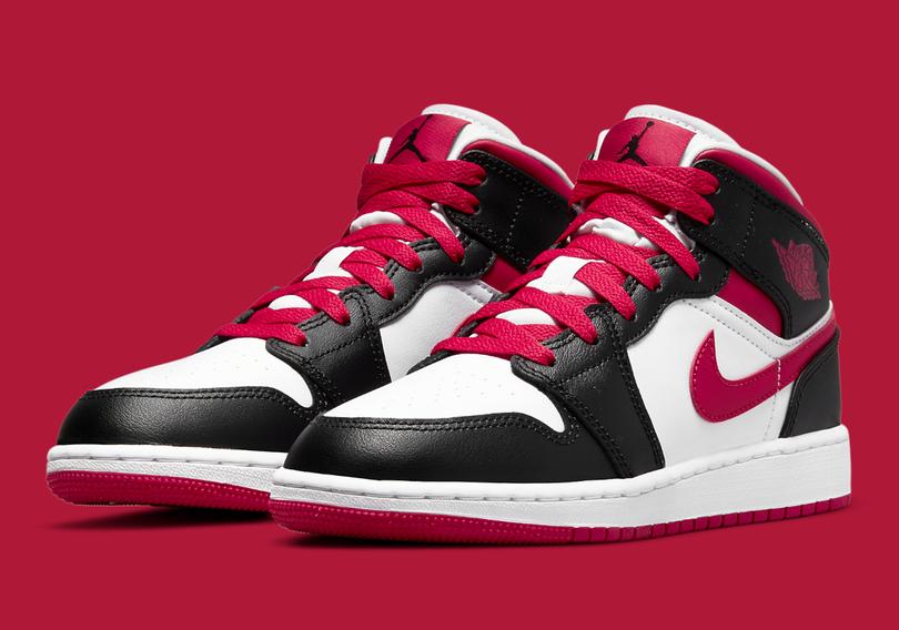 Air-Jordan-1-Mid-GS-554725-016-2