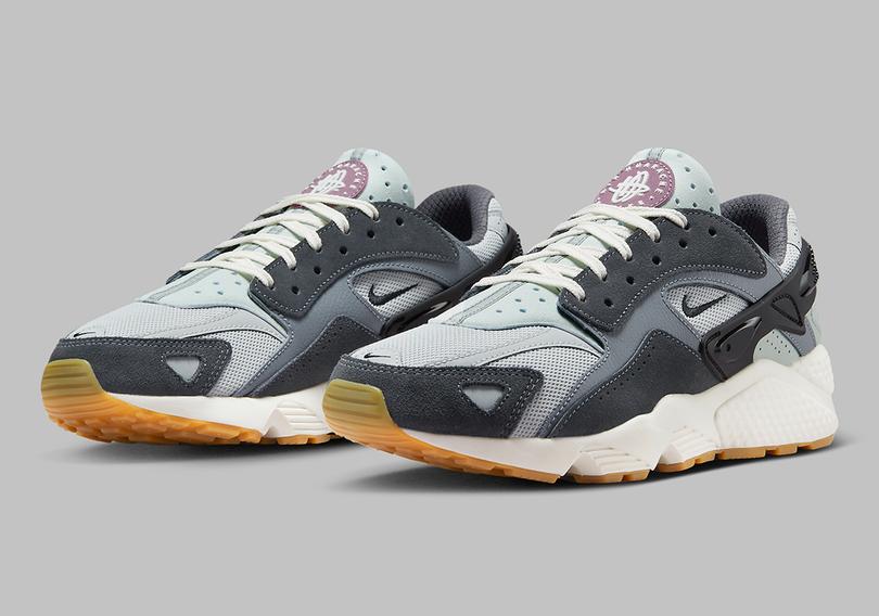 nike-huarache-runner-light-smoke-grey-FJ0709-001-4