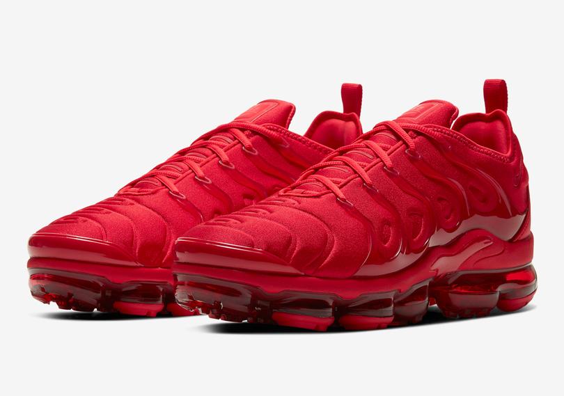 Nike-Vapormax-Plus-Valentnes-Day-CW6973-600-2