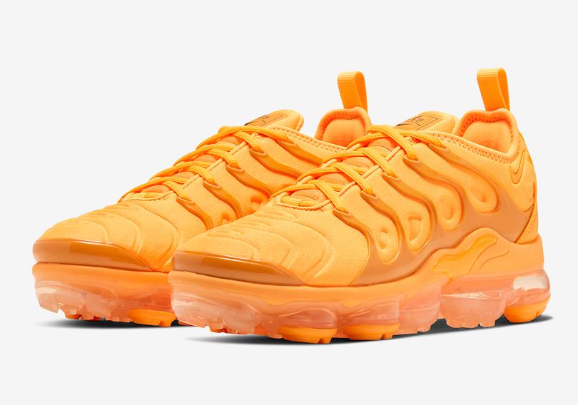 nike-vapormax-plus-orange-CW7011-800-5